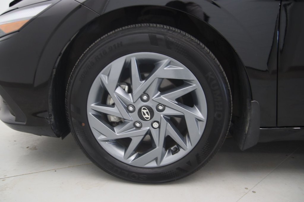 Hyundai Elantra Preferred 2024 à Jonquière, Québec - 18 - w1024h768px