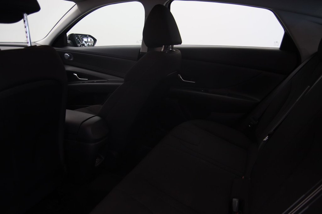 Hyundai Elantra Preferred 2024 à Jonquière, Québec - 8 - w1024h768px