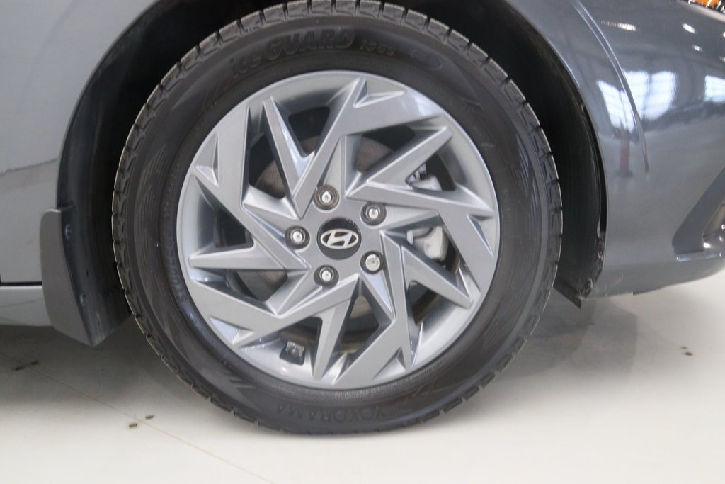 Hyundai Elantra Preferred 2024 à Chicoutimi, Québec - 15 - w1024h768px