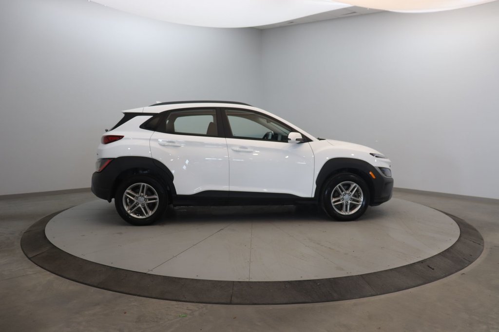 Hyundai Kona Essential 2023 à Jonquière, Québec - 3 - w1024h768px