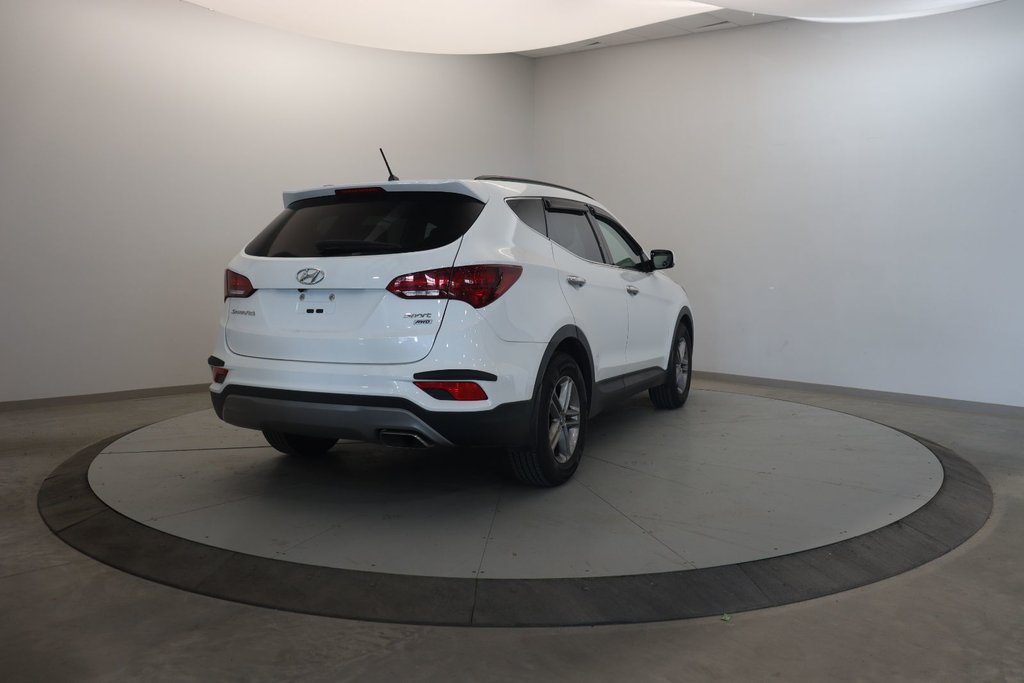 Hyundai Santa Fe Sport  2018 à Baie-Comeau, Québec - 4 - w1024h768px