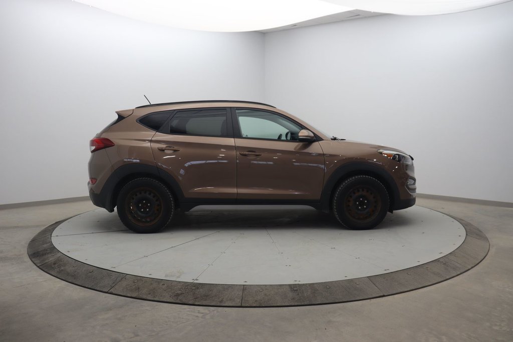 Hyundai Tucson  2017 à Sept-Îles, Québec - 3 - w1024h768px