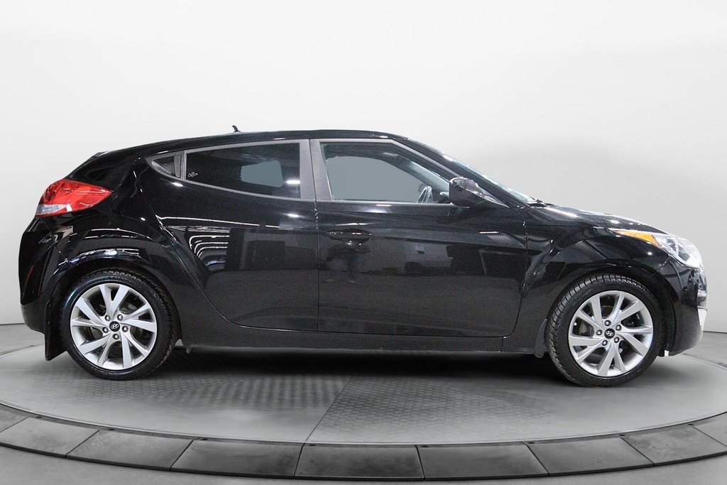 2016 Hyundai Veloster in Sept-Îles, Quebec - 3 - w1024h768px