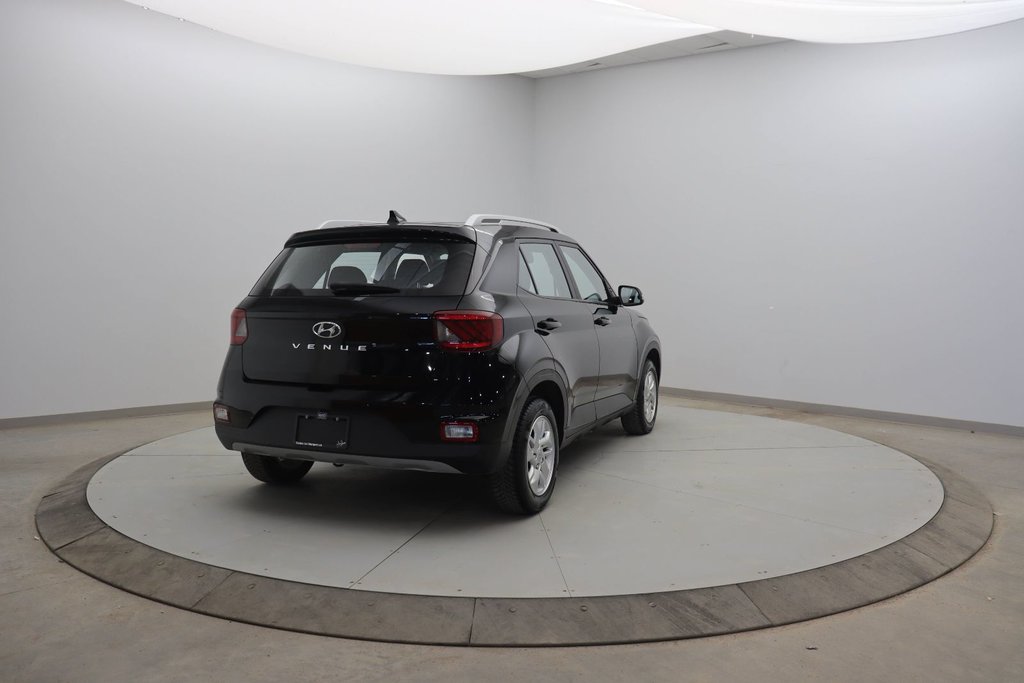 Hyundai Venue  2022 à Jonquière, Québec - 4 - w1024h768px