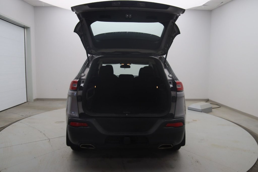 2015 Jeep Cherokee in Sept-Îles, Quebec - 16 - w1024h768px