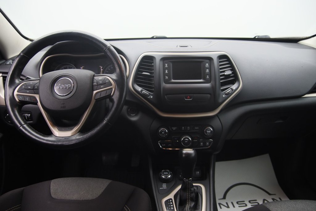 2015 Jeep Cherokee in Sept-Îles, Quebec - 10 - w1024h768px