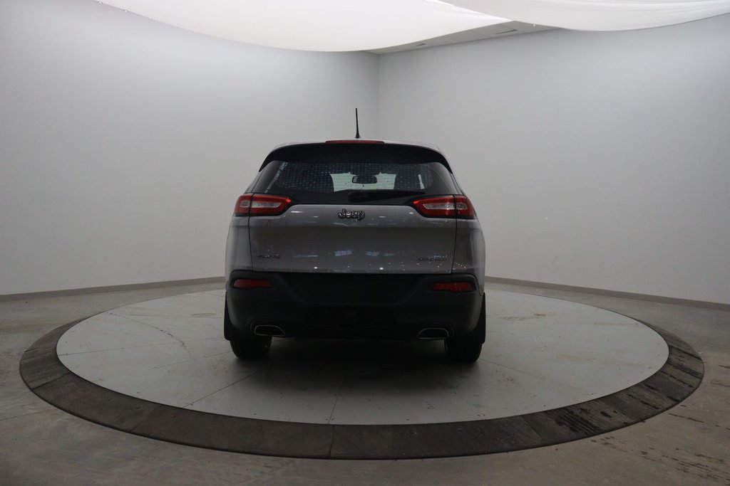 2015 Jeep Cherokee in Sept-Îles, Quebec - 5 - w1024h768px