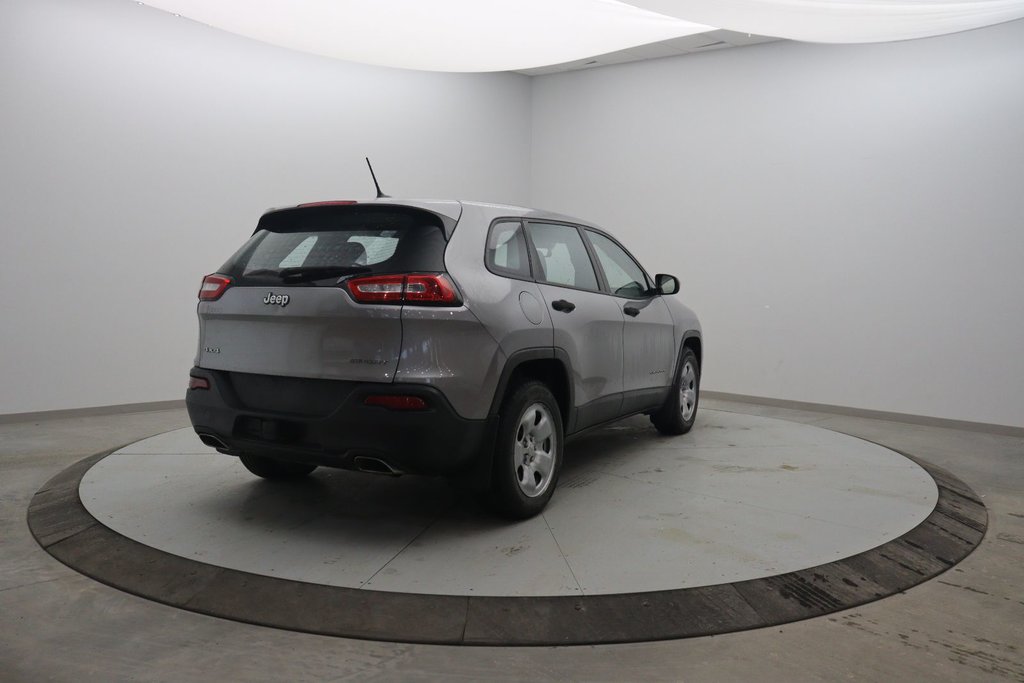 2015 Jeep Cherokee in Sept-Îles, Quebec - 4 - w1024h768px