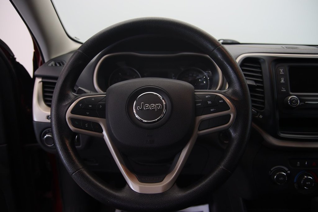 2017 Jeep Cherokee Sport in Chicoutimi, Quebec - 11 - w1024h768px