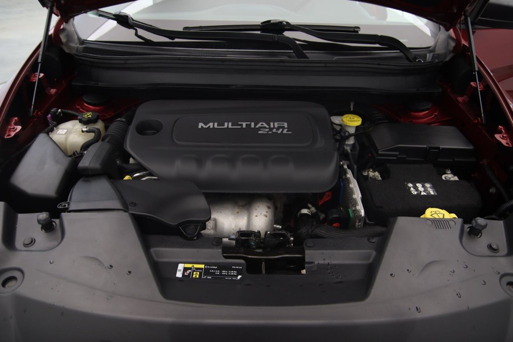 2017 Jeep Cherokee Sport in Chicoutimi, Quebec - 16 - w1024h768px