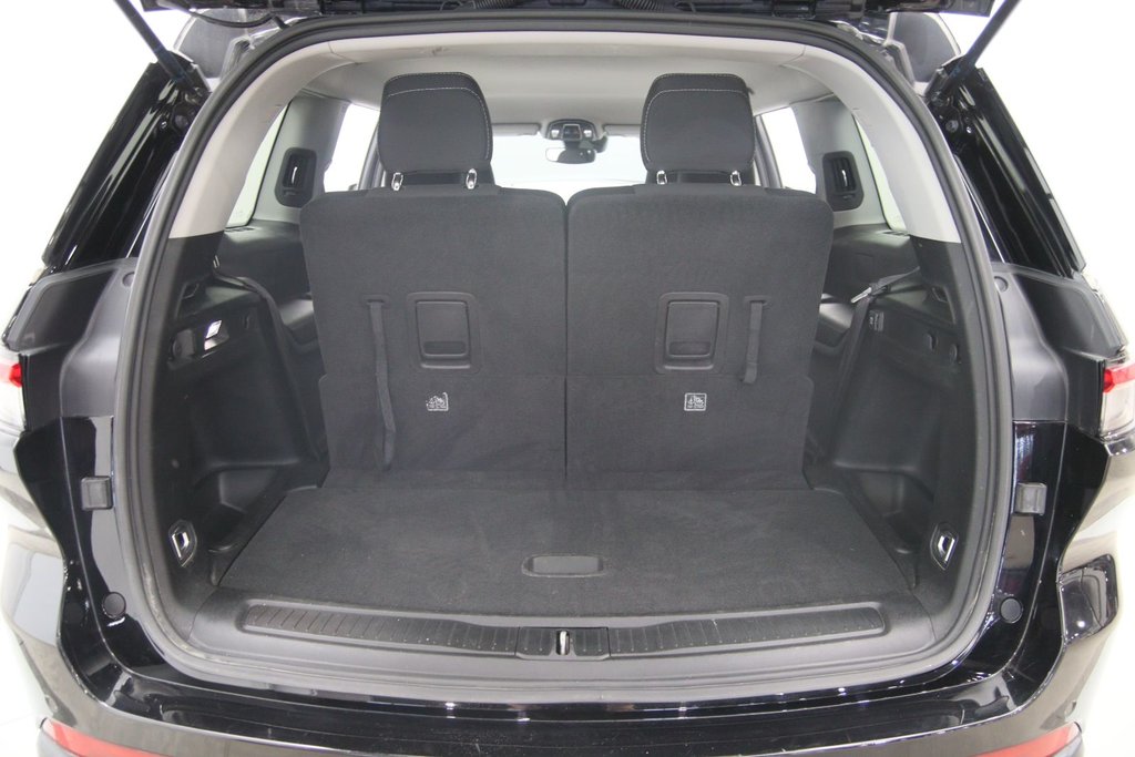 2023 Jeep Grand Cherokee L in Sept-Îles, Quebec - 19 - w1024h768px