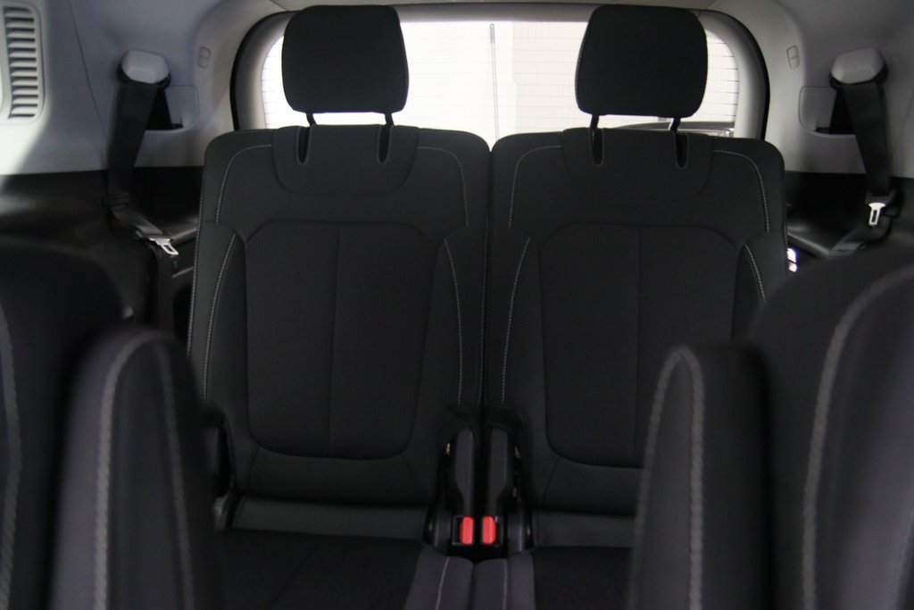 2023 Jeep Grand Cherokee L in Sept-Îles, Quebec - 11 - w1024h768px