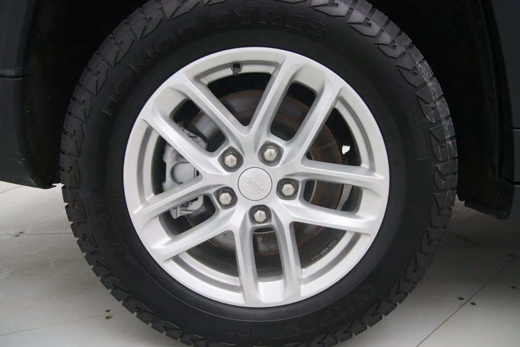 2023 Jeep Grand Cherokee L in Sept-Îles, Quebec - 18 - w1024h768px