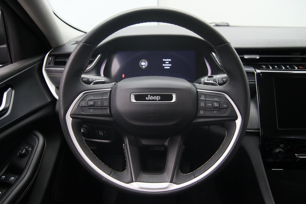 2023 Jeep Grand Cherokee L in Sept-Îles, Quebec - 13 - w1024h768px