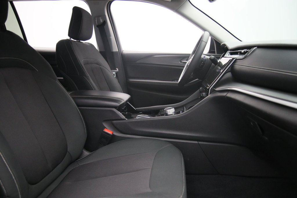 2023 Jeep Grand Cherokee L in Sept-Îles, Quebec - 17 - w1024h768px