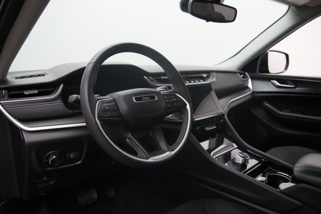 2023 Jeep Grand Cherokee L in Sept-Îles, Quebec - 7 - w1024h768px