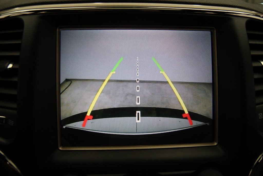 2017 Jeep Grand Cherokee in Jonquière, Quebec - 14 - w1024h768px