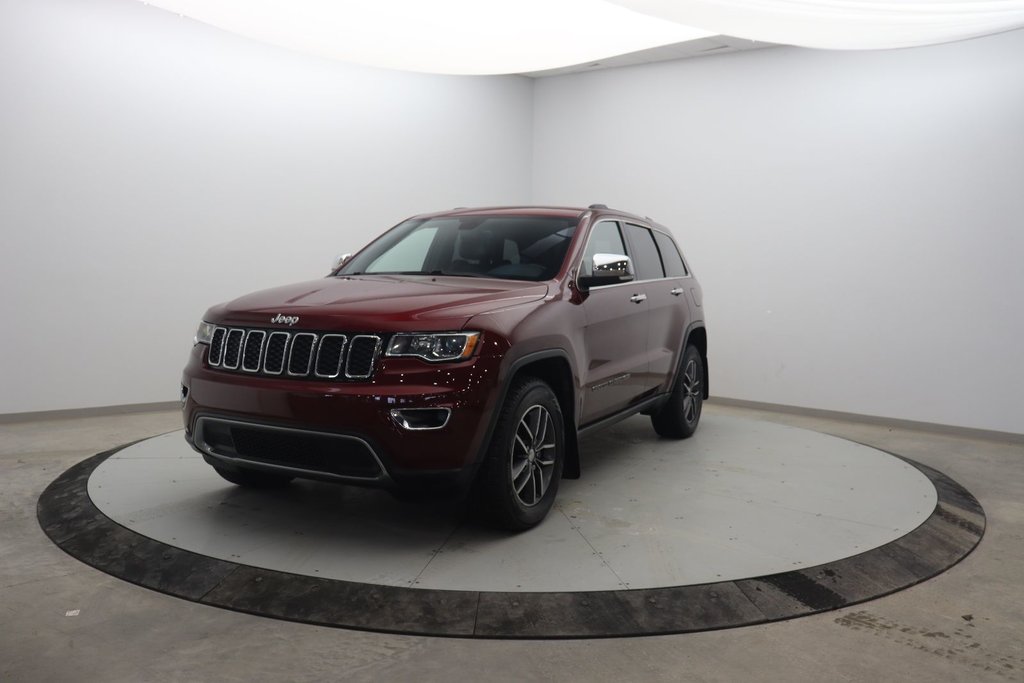 2017 Jeep Grand Cherokee in Jonquière, Quebec - 1 - w1024h768px