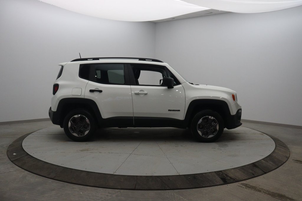 Jeep Renegade  2018 à Jonquière, Québec - 3 - w1024h768px