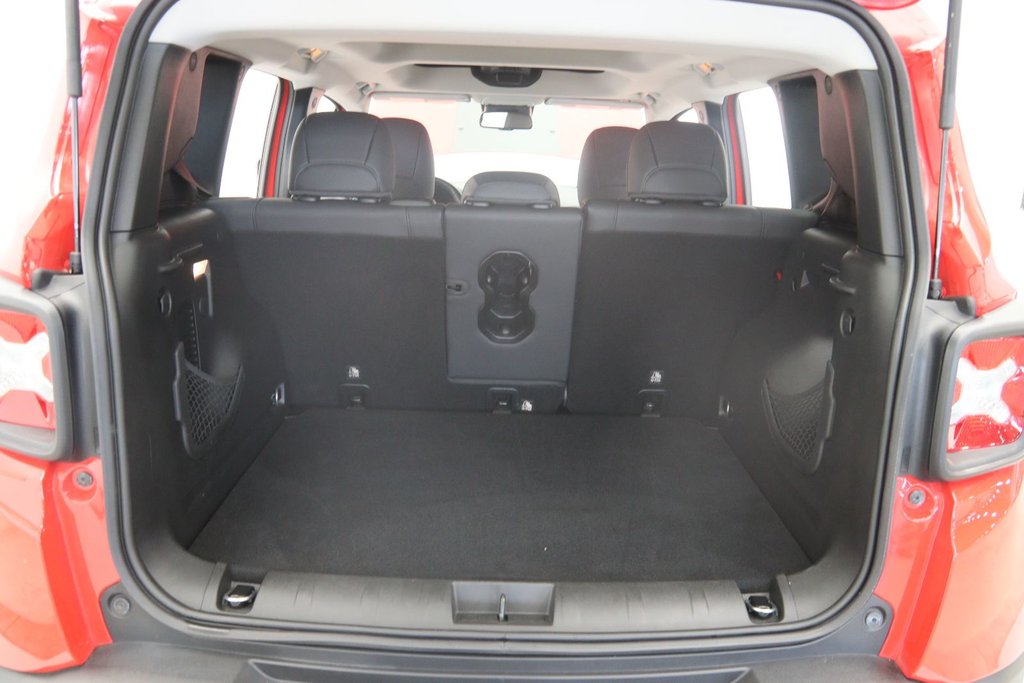 2019 Jeep Renegade Trailhawk in Chicoutimi, Quebec - 18 - w1024h768px