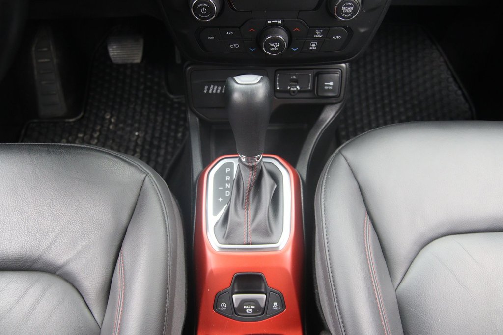 2019 Jeep Renegade Trailhawk in Chicoutimi, Quebec - 12 - w1024h768px