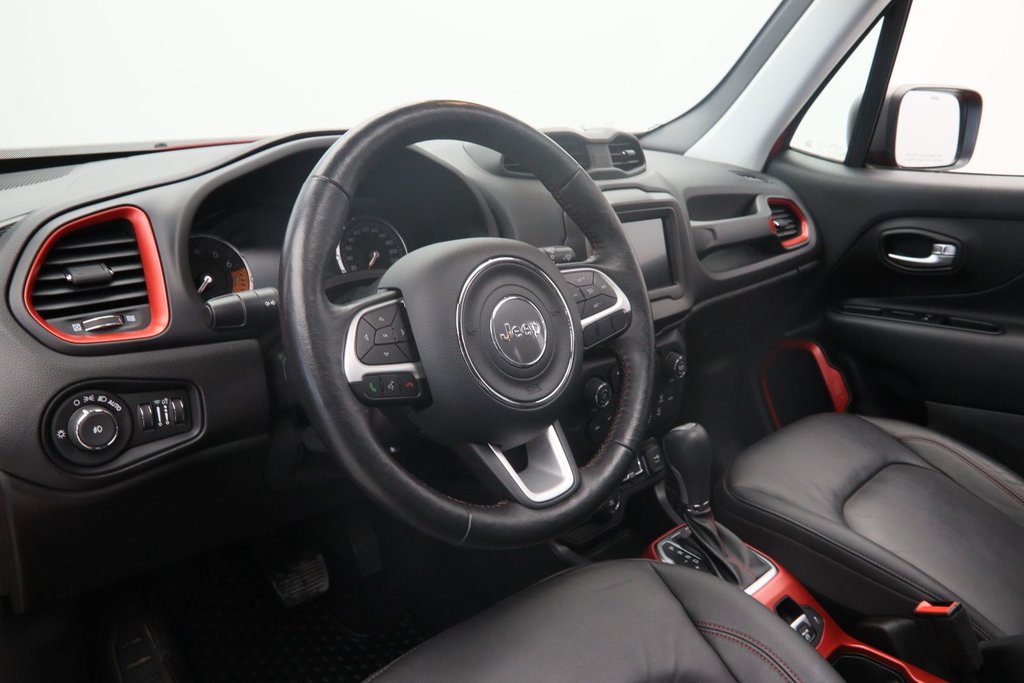 2019 Jeep Renegade Trailhawk in Chicoutimi, Quebec - 7 - w1024h768px