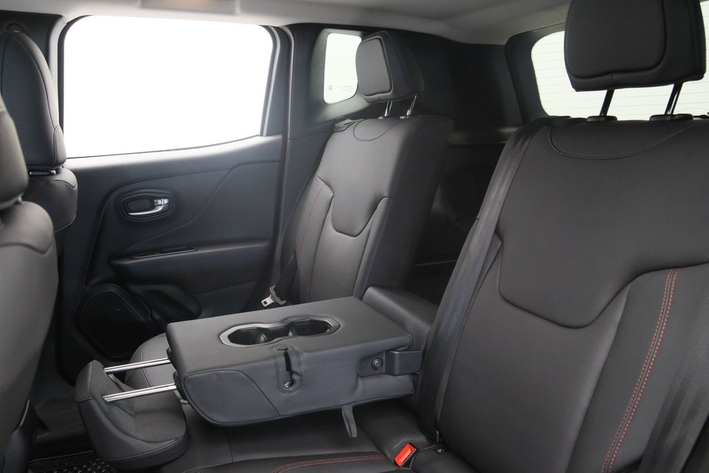 2019 Jeep Renegade Trailhawk in Chicoutimi, Quebec - 8 - w1024h768px