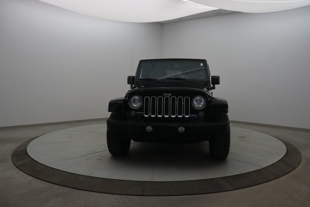 2016 Jeep Wrangler Unlimited Sahara in Jonquière, Quebec - 2 - w1024h768px