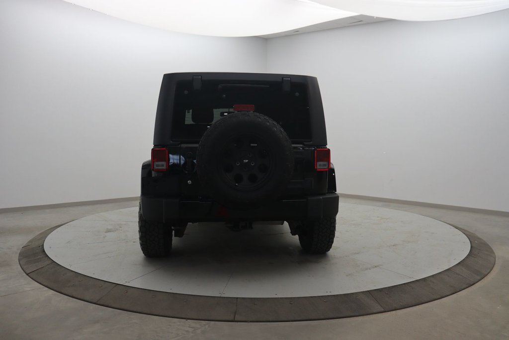2016 Jeep Wrangler Unlimited Sahara in Jonquière, Quebec - 5 - w1024h768px