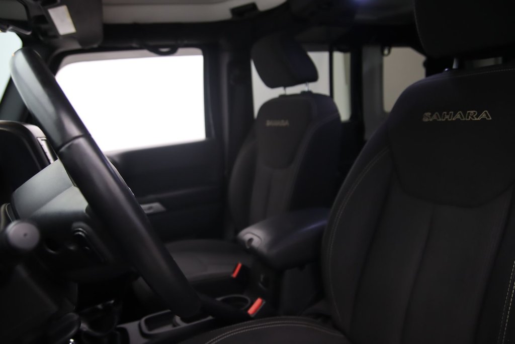2016 Jeep Wrangler Unlimited Sahara in Jonquière, Quebec - 7 - w1024h768px