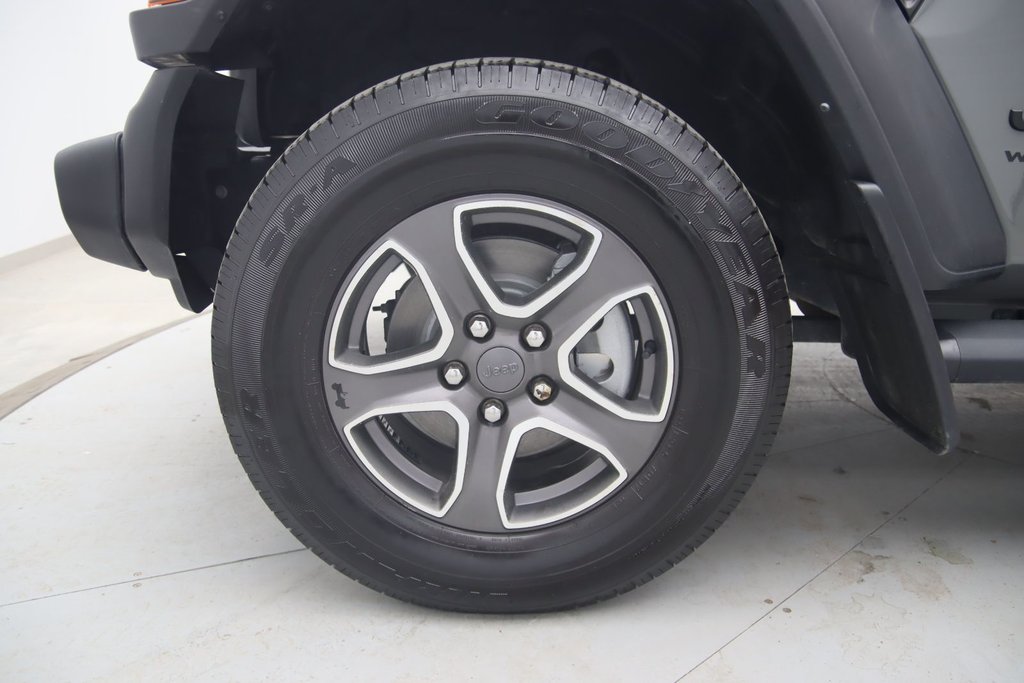 2021 Jeep Wrangler in Baie-Comeau, Quebec - 17 - w1024h768px