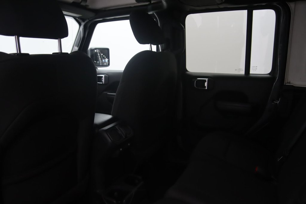 2021 Jeep Wrangler in Baie-Comeau, Quebec - 8 - w1024h768px