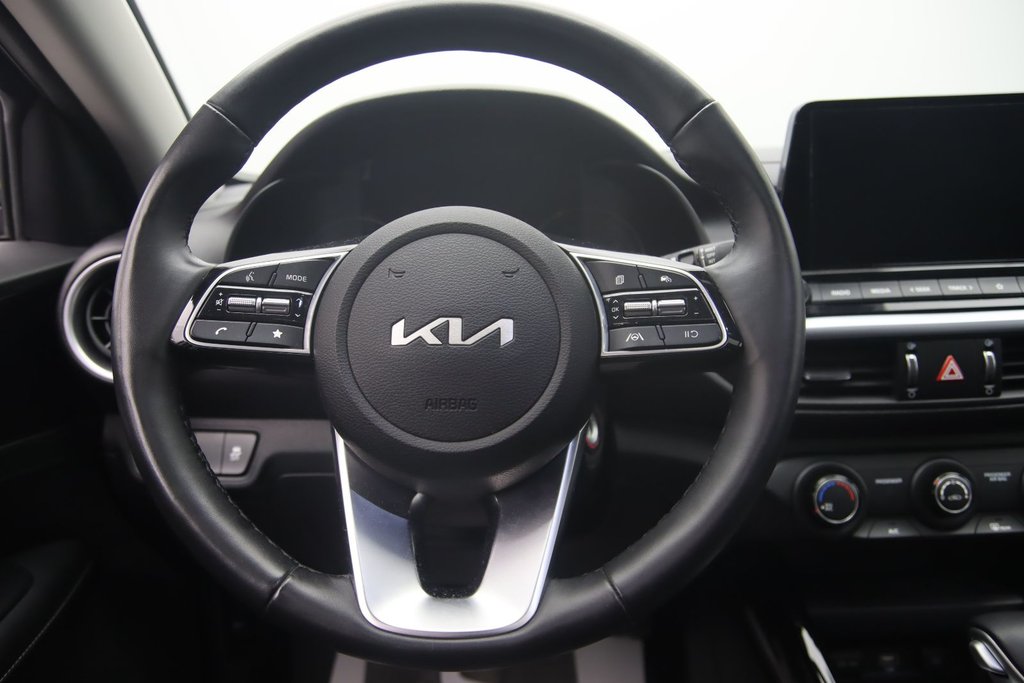 2023 Kia Forte in Chicoutimi, Quebec - 12 - w1024h768px
