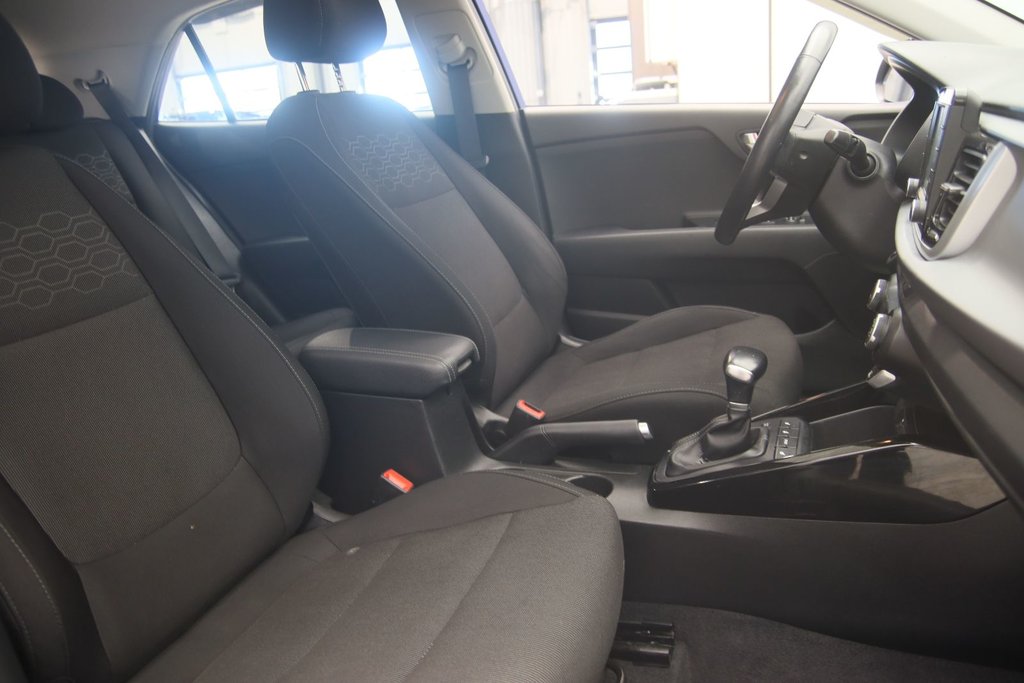 Kia Rio 5-door  2018 à Sept-Îles, Québec - 16 - w1024h768px