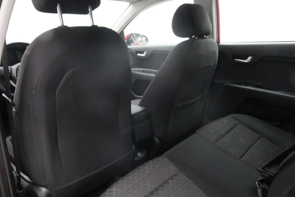 2022 Kia Rio 5-door in Jonquière, Quebec - 8 - w1024h768px