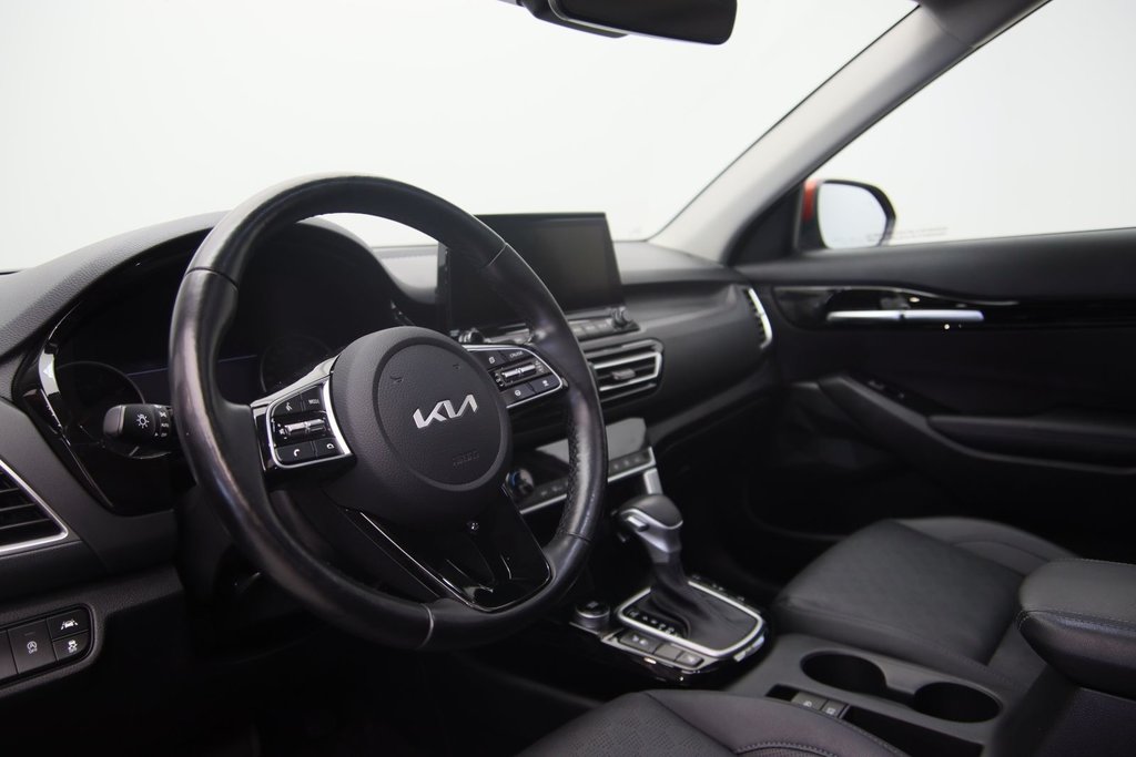 Kia Seltos  2022 à Jonquière, Québec - 6 - w1024h768px