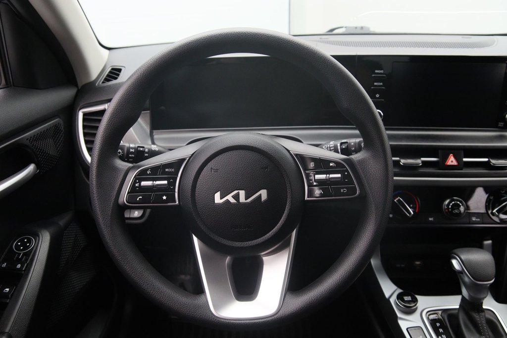 2025 Kia Seltos in Baie-Comeau, Quebec - 11 - w1024h768px