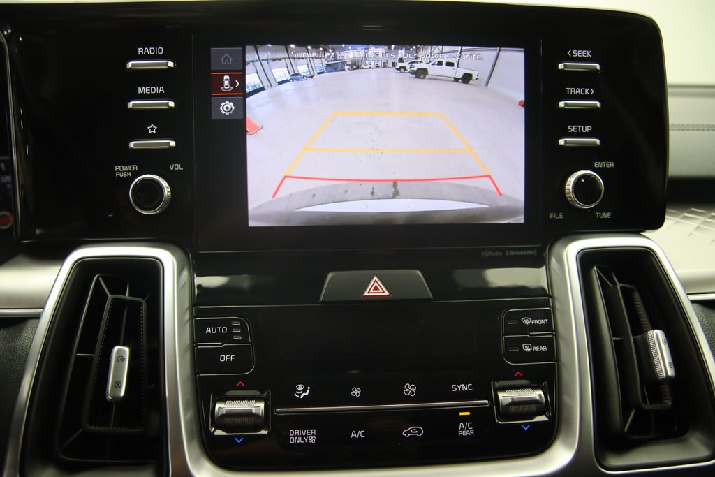2023 Kia Sorento Plug-In Hybrid in Jonquière, Quebec - 14 - w1024h768px