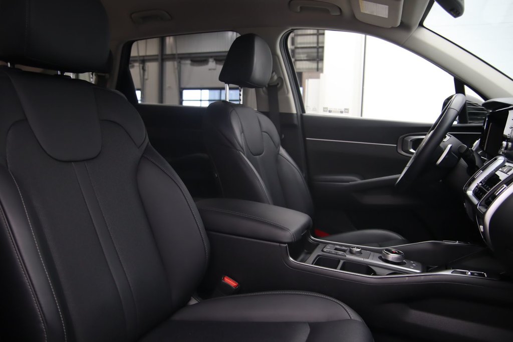 2023 Kia Sorento Plug-In Hybrid in Jonquière, Quebec - 15 - w1024h768px