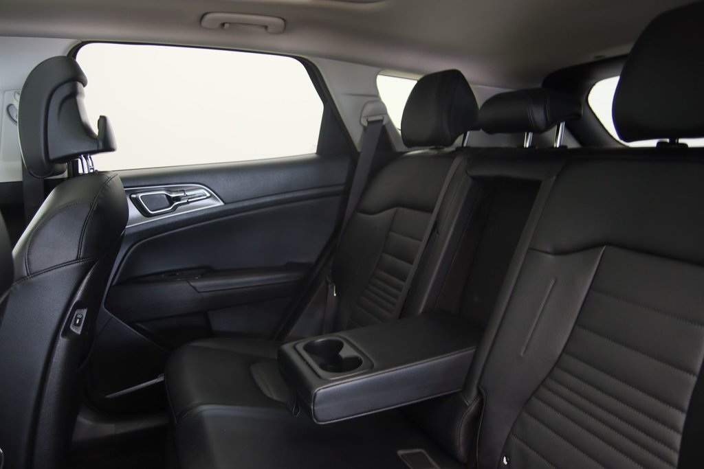 2023 Kia Sportage Hybrid SX in Chicoutimi, Quebec - 10 - w1024h768px