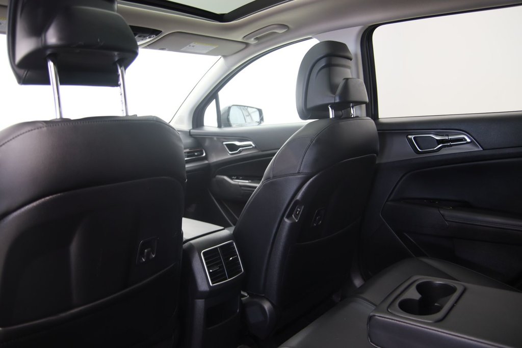 2023 Kia Sportage Hybrid SX in Chicoutimi, Quebec - 9 - w1024h768px