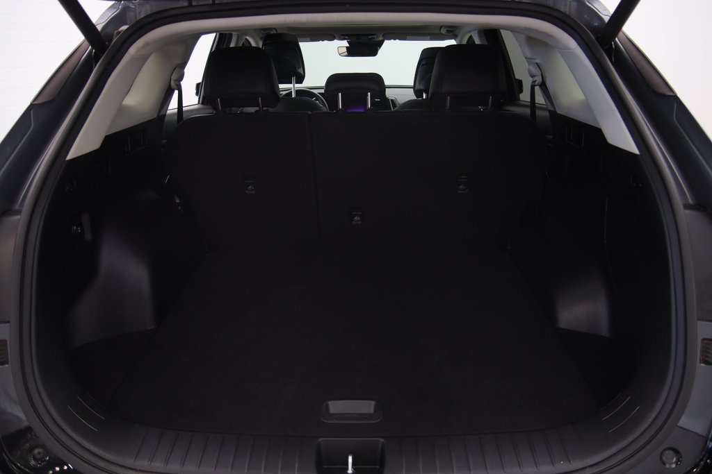 2023 Kia Sportage Hybrid SX in Chicoutimi, Quebec - 18 - w1024h768px