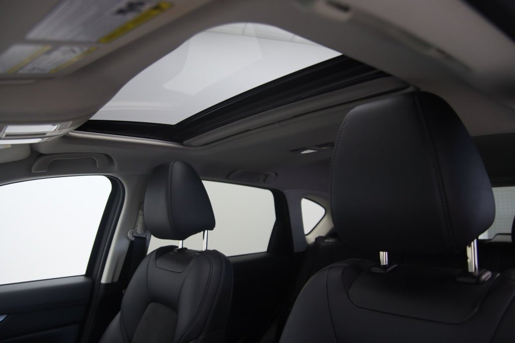 2021 Mazda CX-5 in Baie-Comeau, Quebec - 8 - w1024h768px