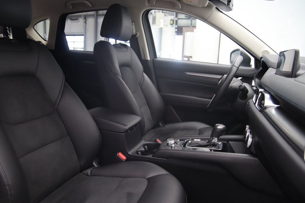 2023 Mazda CX-5 in Sept-Îles, Quebec - 15 - w1024h768px
