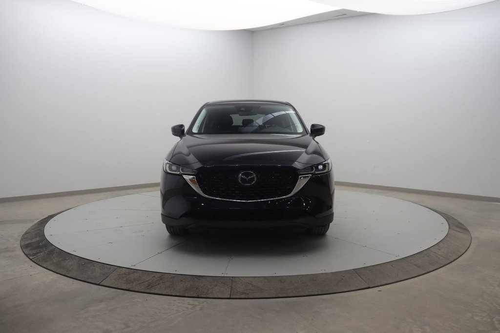 2023 Mazda CX-5 in Baie-Comeau, Quebec - 2 - w1024h768px