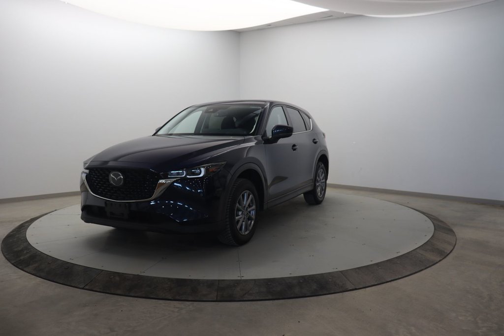 2025 Mazda CX-5 in Baie-Comeau, Quebec - 1 - w1024h768px