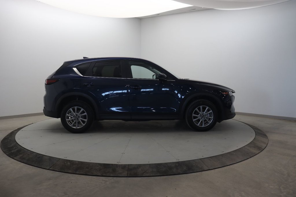 2025 Mazda CX-5 in Baie-Comeau, Quebec - 3 - w1024h768px