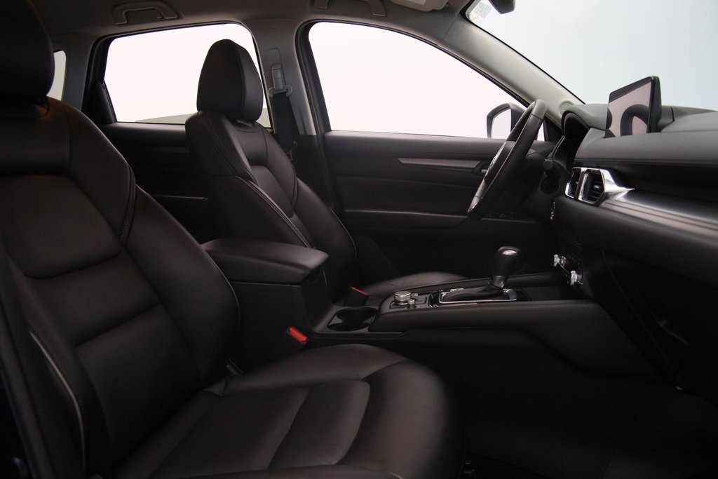 2025 Mazda CX-5 in Baie-Comeau, Quebec - 15 - w1024h768px