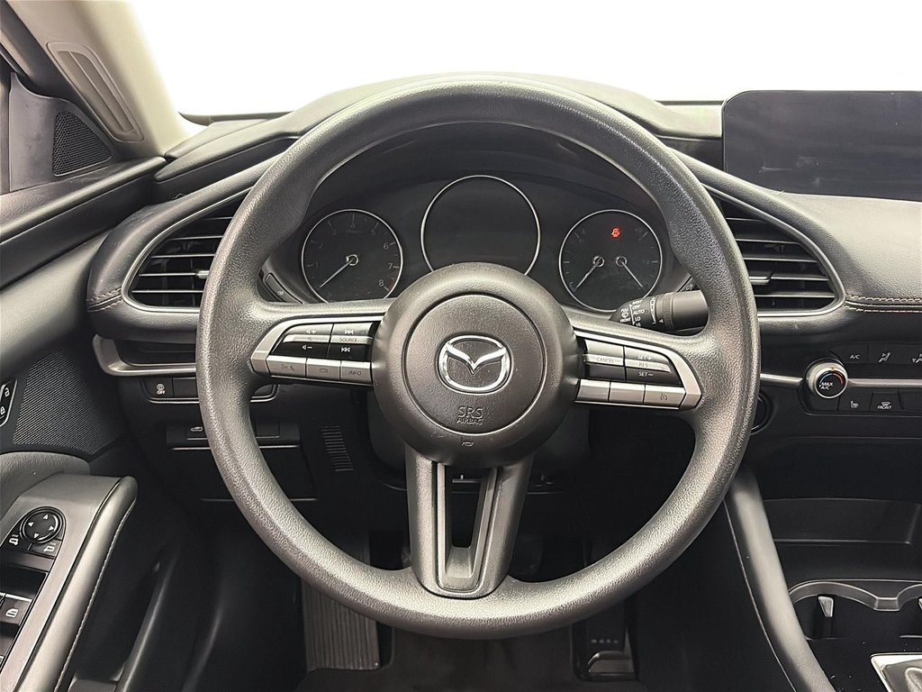 2022 Mazda 3 in Jonquière, Quebec - 11 - w1024h768px