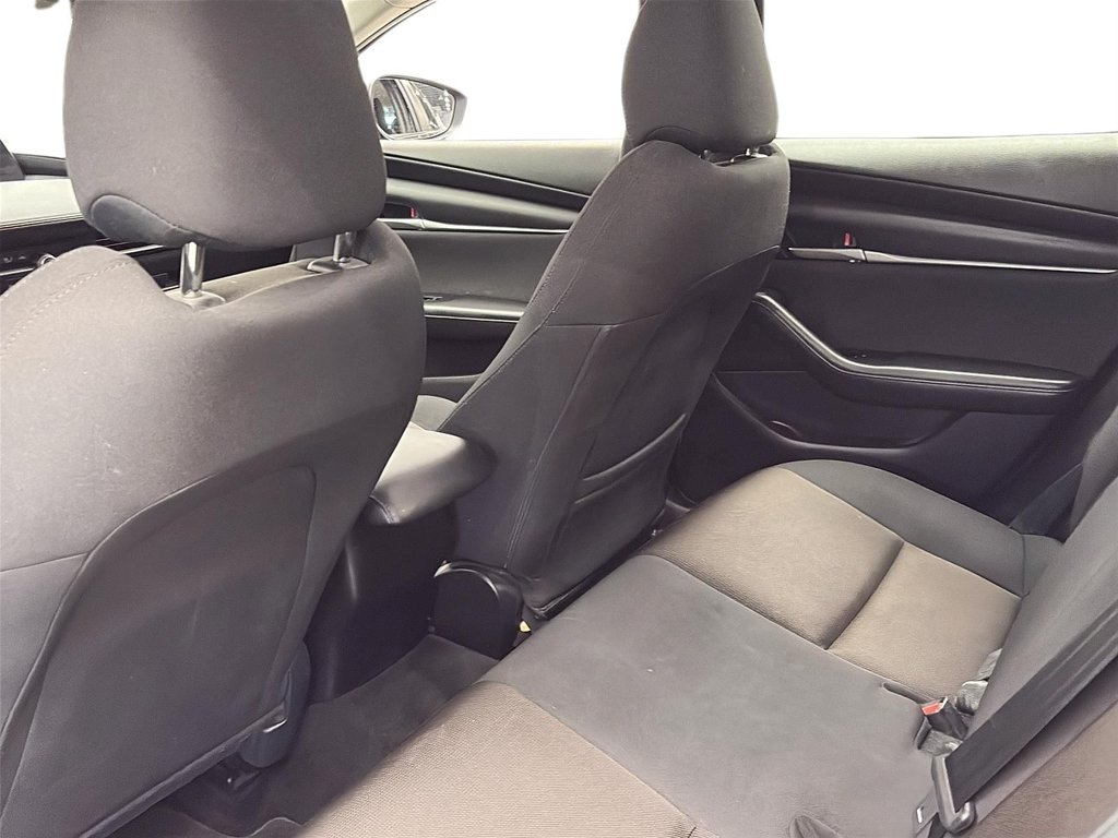 2022 Mazda 3 in Jonquière, Quebec - 8 - w1024h768px
